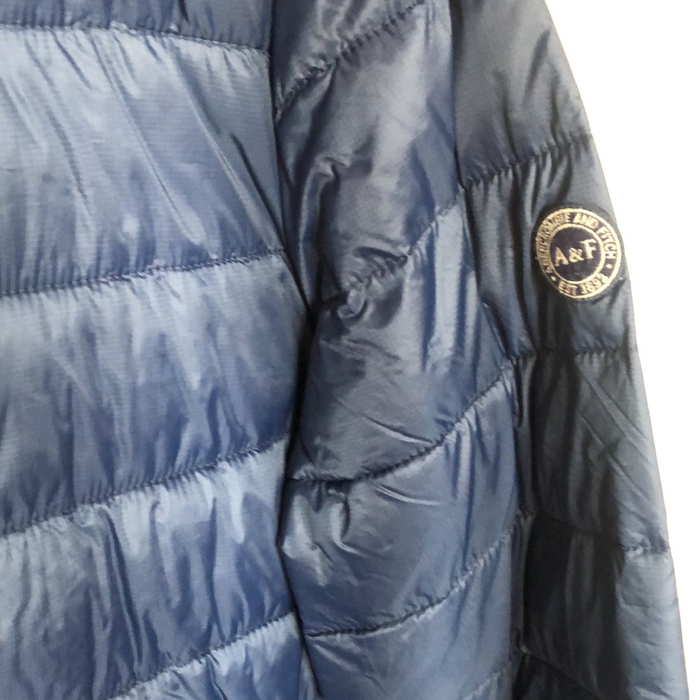 A&F Lightweight Jacket - Picture 2 of 5